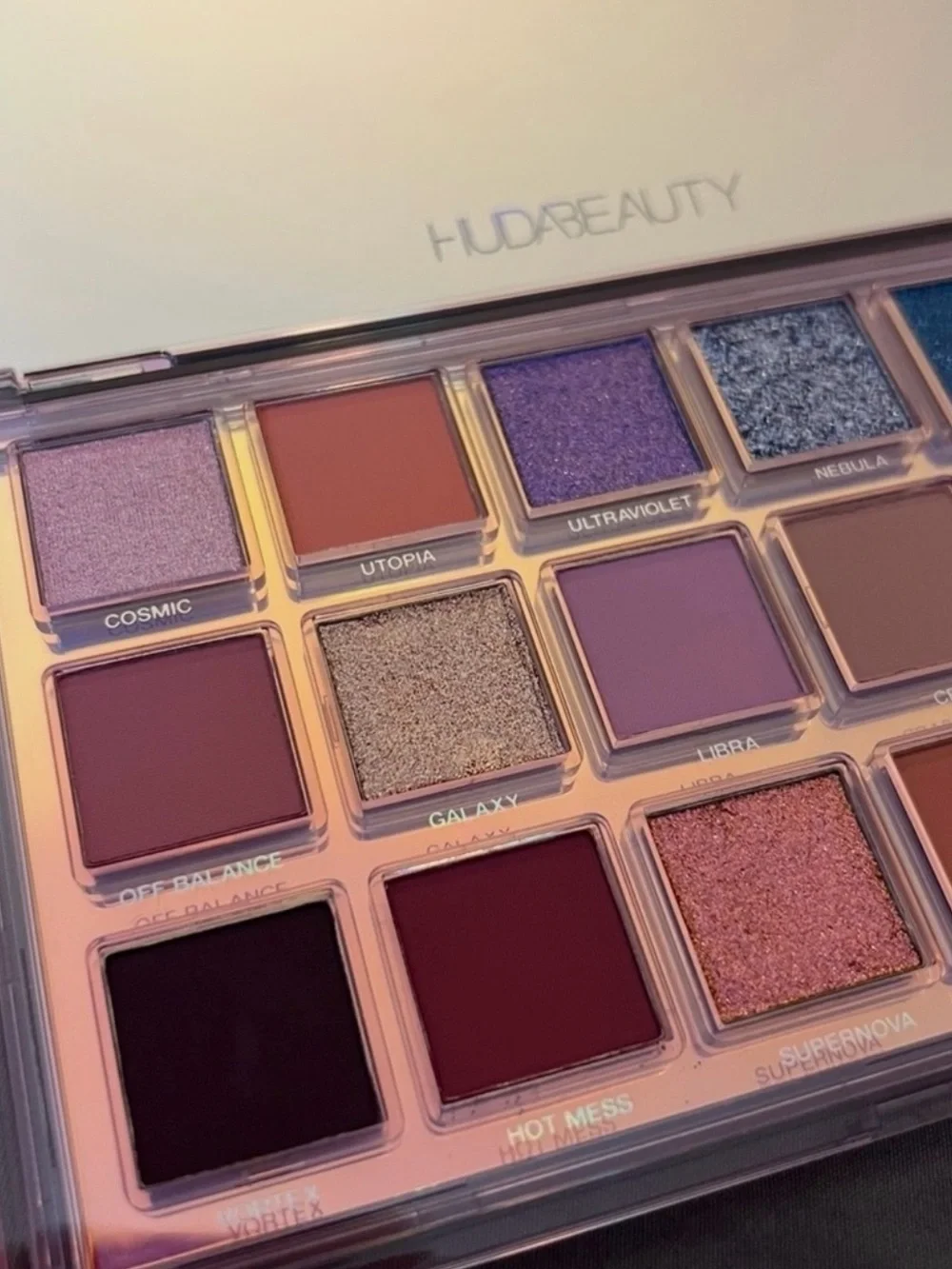 HUDA BEAUTY Mercury Retrograde Eyeshadow Palette